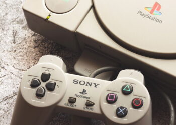 Console Sony Playstation - Créditos: depositphotos.com / Jordi.v