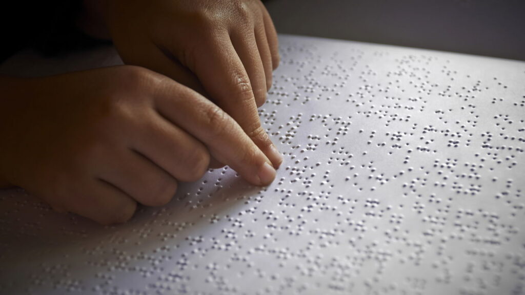 Braille para todos? Veja como esse curso gratuito quebra barreiras