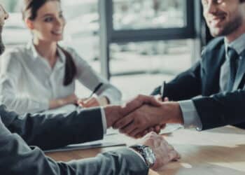 Aprenda a elaborar contratos eficazes com esse curso online