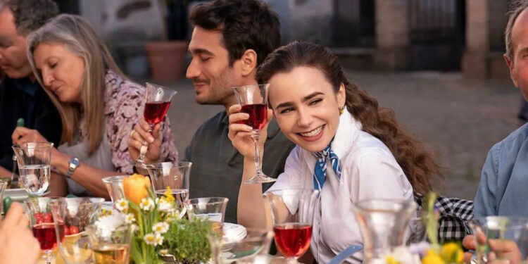 "Emily em Paris" promete uma 5ª temporada cheia de segredos e amores proibidos