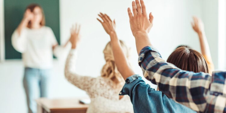 Conheça o curso gratuito da FGV para gestores e educadores