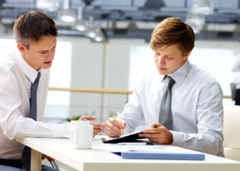 Curso gratuito garante estágio no mercado financeiro