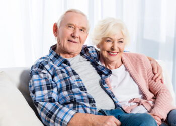 Você sabia que pode viajar de graça aos 60 anos com um simples documento