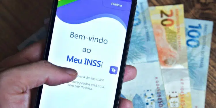 Calendário do INSS surpreende aposentados com liberação antecipada