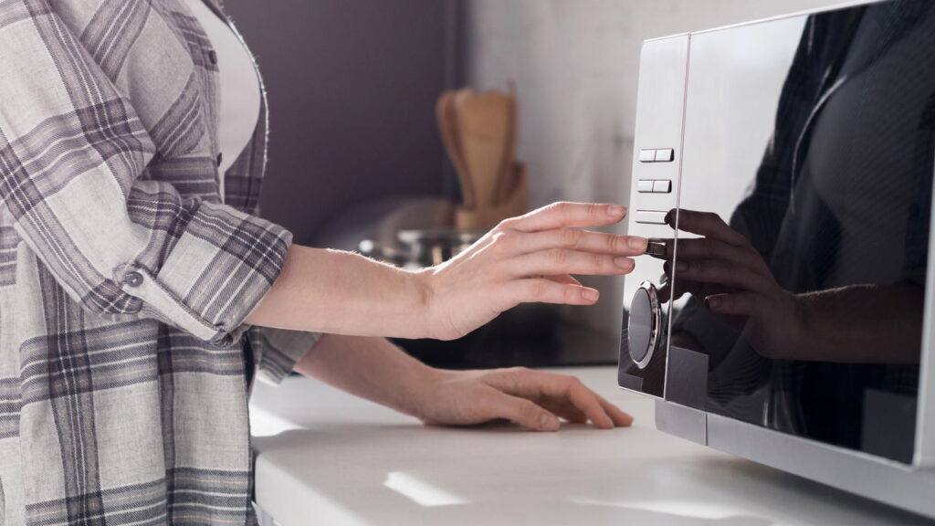 Você usa todo dia mas não imagina como o micro-ondas foi criado