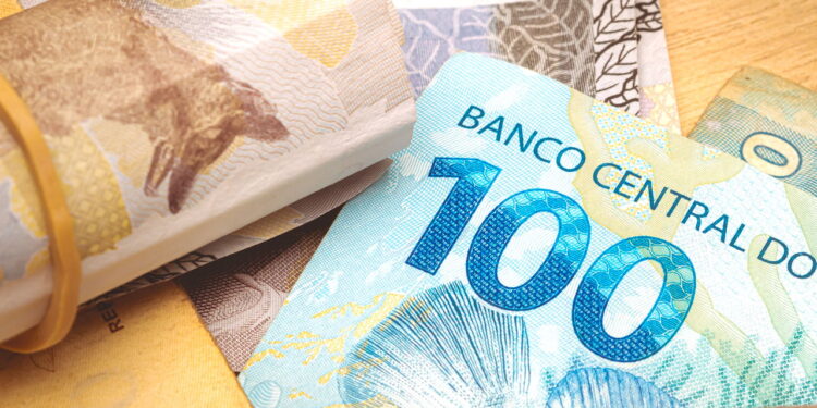Dinheiro Brazil - Créditos: depositphotos.com / rmcarvalhobsb
