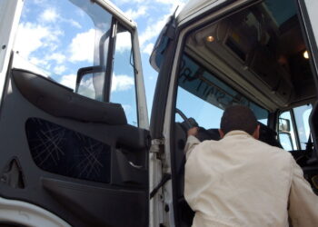Quer dirigir ônibus ou carreta? Veja qual CNH é ideal para você