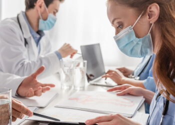 Curso técnico em enfermagem gratuito tem 80 vagas em SP