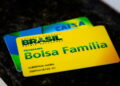 Cartão Bolsa Família - Créditos: depositphotos.com / rafapress