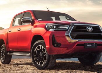 Toyota Hilux SRX encanta por fora mas esconde detalhes; confira