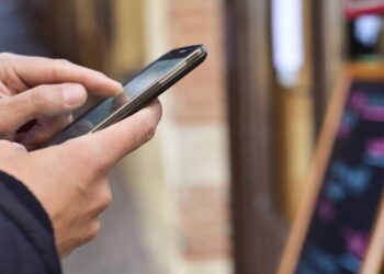 Dicas para escolher o plano de celular ideal e economizar