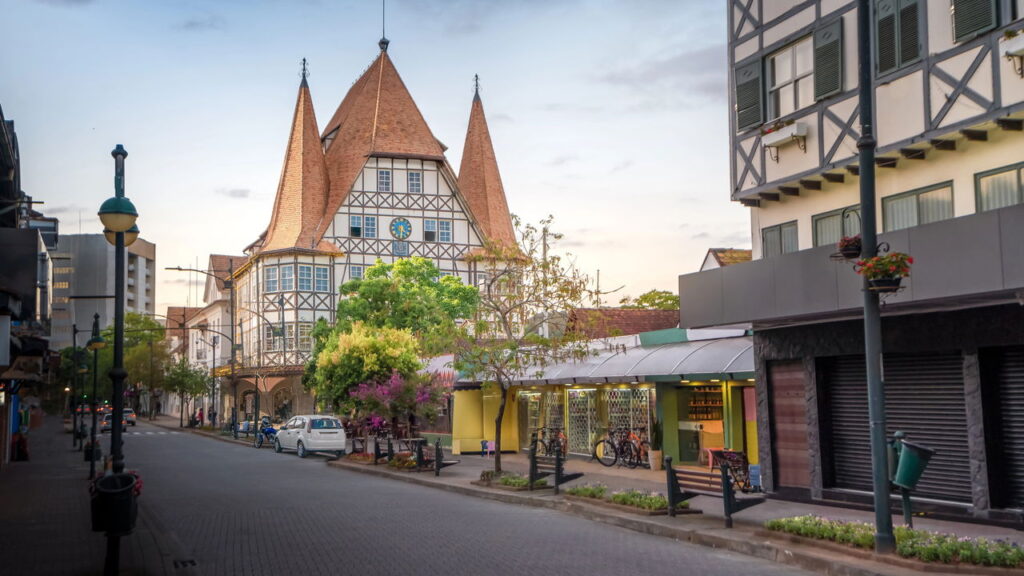Essa cidade no sul do Brasil parece um vilarejo europeu