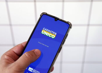 App Cadastro Único - Créditos: depositphotos.com / sidneydealmeida