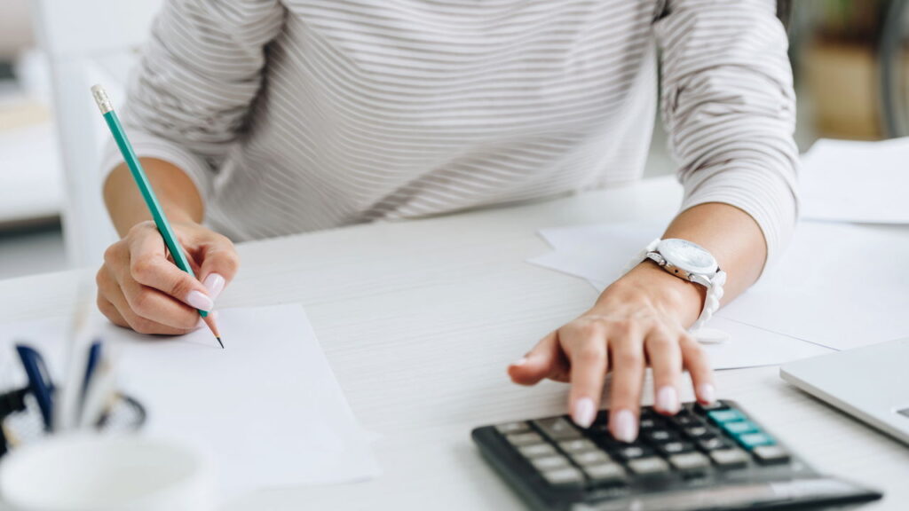 Não sabe como começar a organizar seu dinheiro? Use a regra 50/30/20!