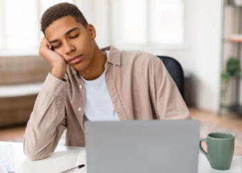 Como evitar o cansaço no home office? Cuide do seu bem-estar