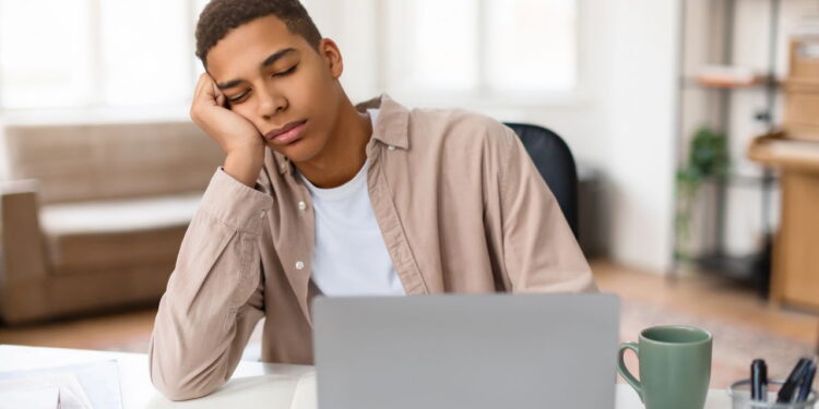Como evitar o cansaço no home office? Cuide do seu bem-estar