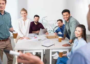 Quer se destacar no trabalho? Aprenda a arte de se comunicar com eficácia!