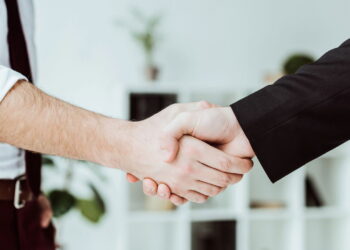 Quer um aumento? Aprenda a construir argumentos que convencem seu chefe!