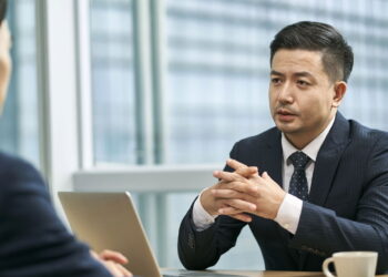 Como negociar benefícios no trabalho? Ganhe mais que salário!