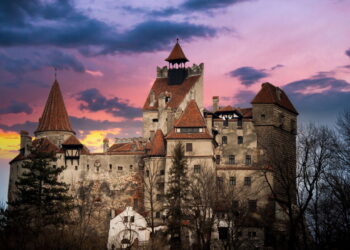 Como nasceu a lenda universal dos vampiros? A história por trás do ser da noite