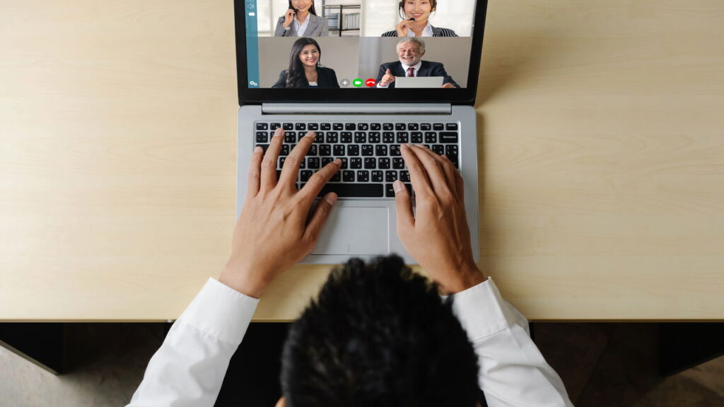 Como se preparar para uma entrevista online? Dicas para o mundo virtual