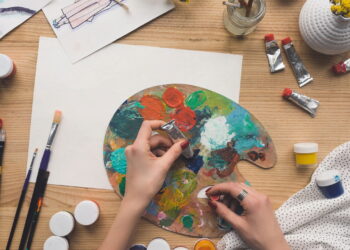Quem inventou a tinta? Uma jornada pelas cores que definiram a arte