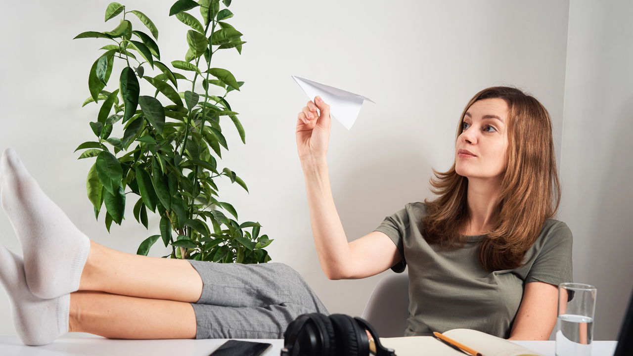 Como nossa própria mente nos sabota e leva a procrastinar? Veja agora