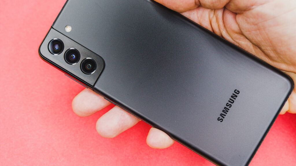 Qual será a IA dos celulares Samsung? Empresa avalia ir além de Google e OpenAI