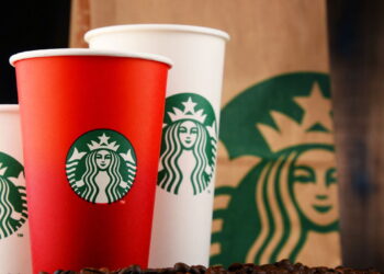 Como o café Starbucks virou um estilo de vida? O copo que todos querem