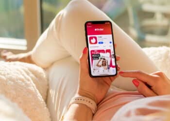 Encontro em dupla? Tinder lança recurso para você sair com seus amigos