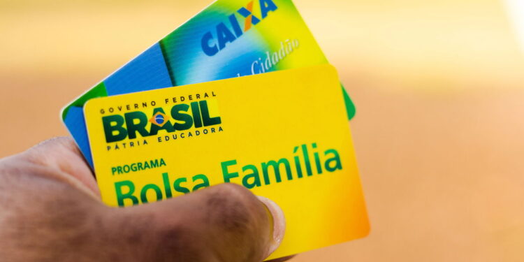 Cartão do Bolsa Família - Créditos: depositphotos.com / rafapress
