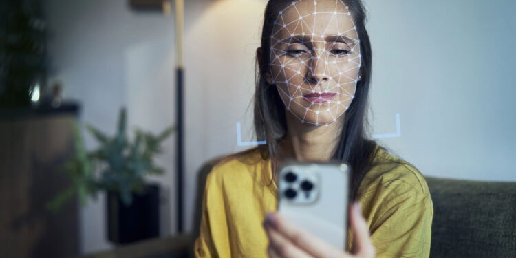 Golpes com biometria facial aumentam e exigem atenção redobrada