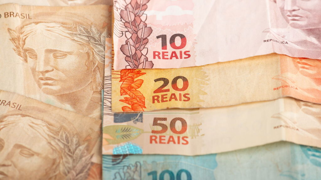 Esse benefício garante R$ 1.518/mês para idosos e pessoas com deficiência