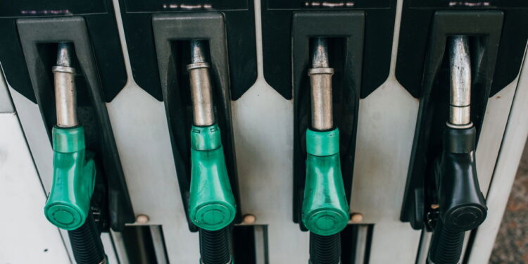 Tanque cheio ou reserva faz diferença? Veja o que evitar
