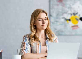 Ensinando a vender online! A importância dos cursos de e-commerce para jovens