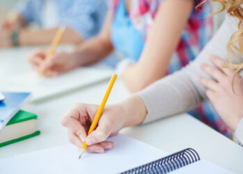Mais de 3 mil vagas abertas em pós gratuita da UECE