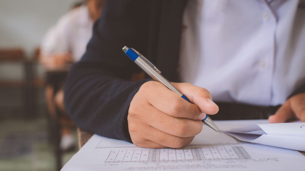 Fortaleza abre 107 vagas para professor com salário atrativo por hora