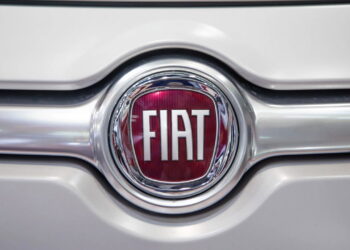 Fiat Pulse ou Fastback? Veja qual SUV híbrido vale mais a pena em 2025