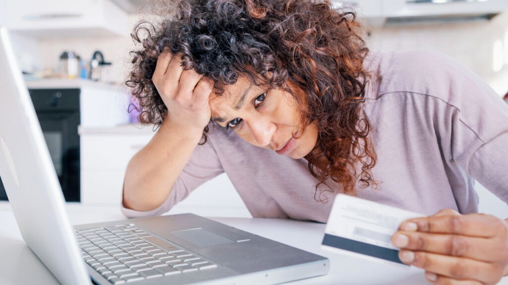 Golpes digitais mais perigosos do ano que todo mundo precisa conhecer
