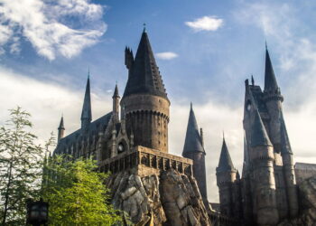Rowling, polêmicas e magia! O que esperar da nova série de Harry Potter?