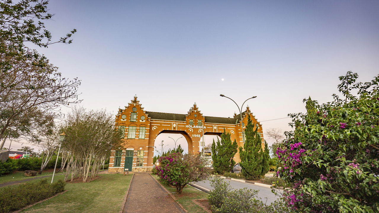 Cidade no interior de São Paulo encanta com charme holandês e qualidade de vida
