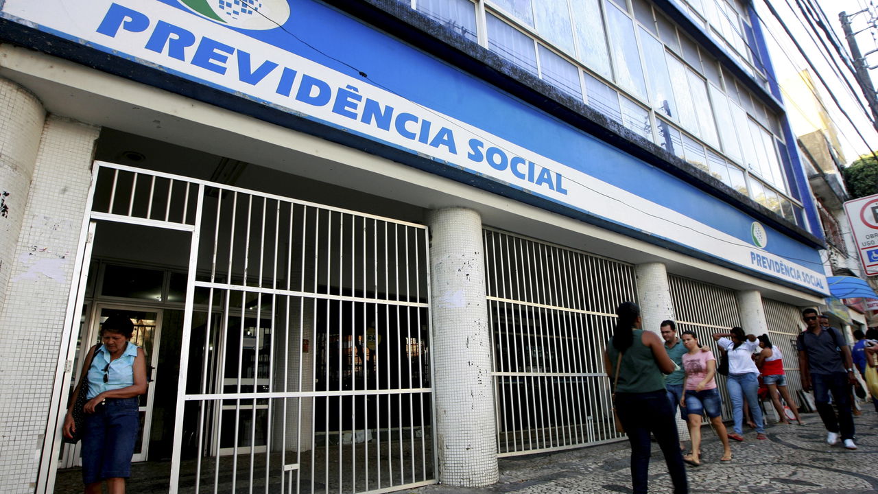 Golpes estão ameaçando aposentados! Veja como se prevenir