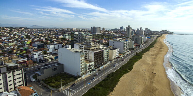 Uma cidade no Brasil está mudando vidas com uma moeda própria