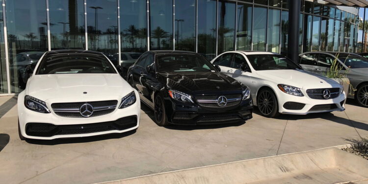 Mercedes aposta em pintura solar para carros mais eficientes