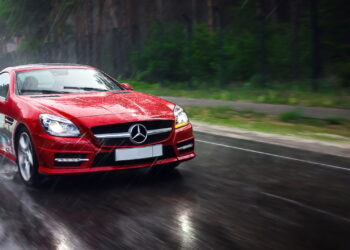 Mercedes aposta em pintura solar para carros mais eficientes