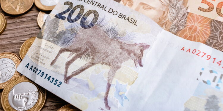 Dinheiro real - Créditos: depositphotos.com / rmcarvalhobsb