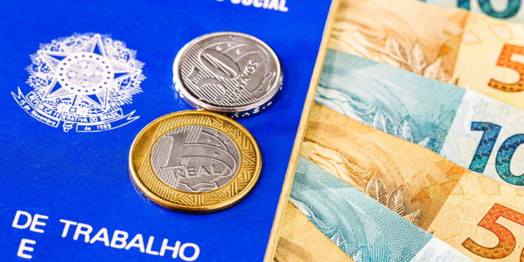 Salário Brasil - Créditos: depositphotos.com / robertohunger