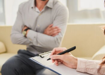 USP abre especialização gratuita em Psicologia Política online