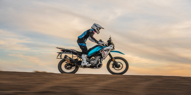 Modelo 450MT da CFMoto atrai atenção na Europa