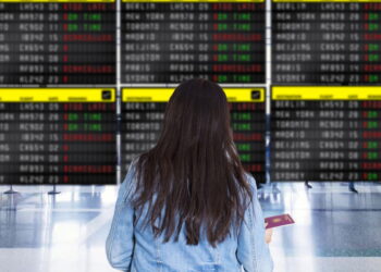 Melhores horários para voar e evitar atrasos em aeroportos